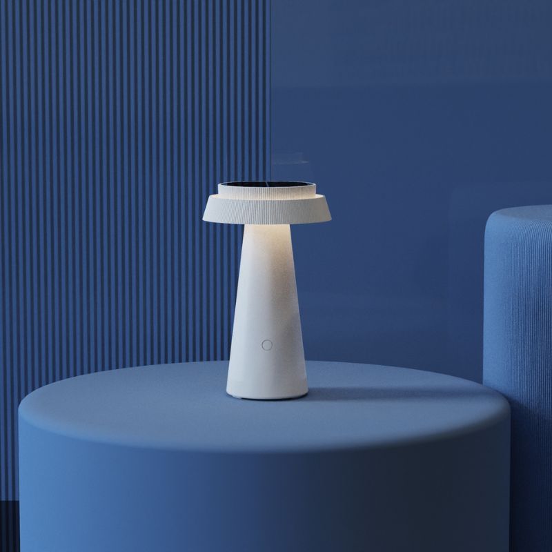 ROSA Solar Table Light with Hybrid Power